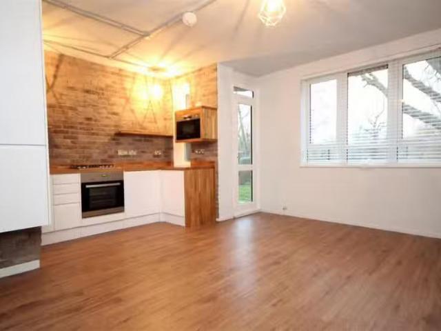 1 bedroom apartment for rent in Sewardstone Road, Bethnal Gree.