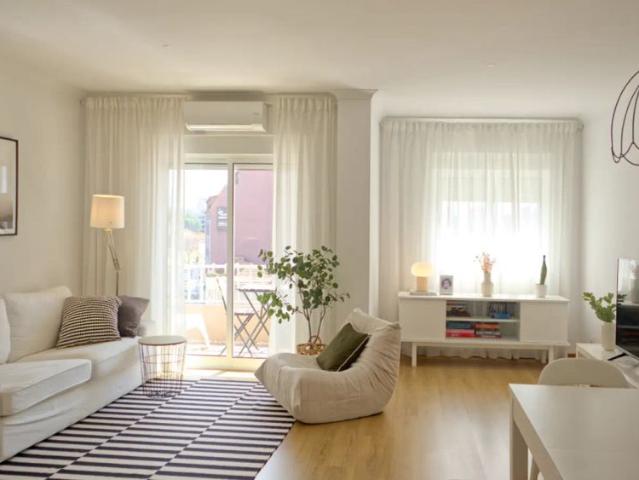 1 bedroom apartment for rent in Setúbal, bills included