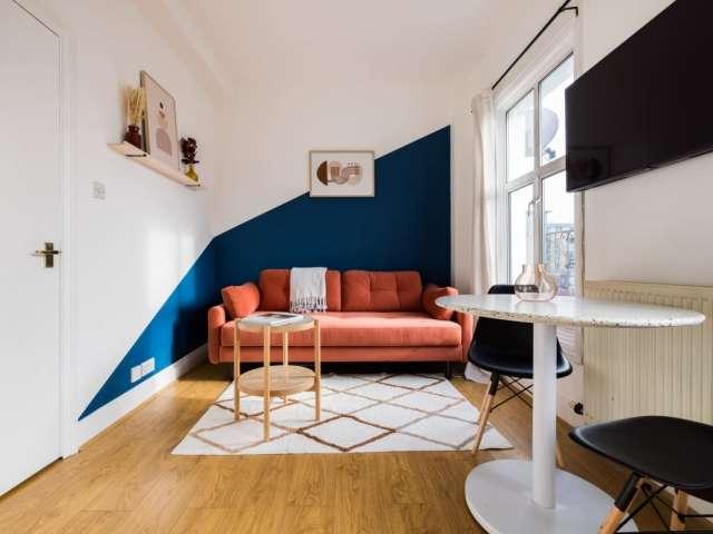1 bedroom apartment for rent in Shepherd'S Bush, London