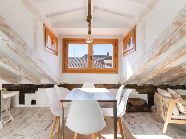 1 bedroom apartment for rent in Sol, couples allowed