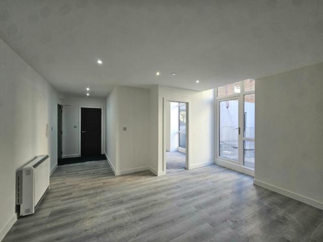 1 bedroom apartment for rent in The Bank, George Street, Kingston Upon Hull, City Of Kingston Upon Hull, HU1