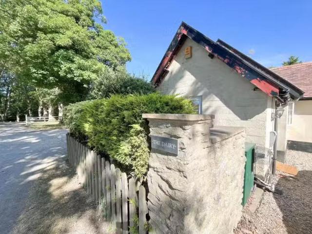 1 bedroom apartment for rent in The Dairy, Home Farm, Foxholes.