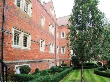 1 bedroom apartment for rent in The Galleries, Brentwood, Esin.