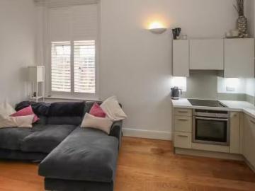 1 bedroom apartment for rent in The Galleries, Brentwood, Esin.