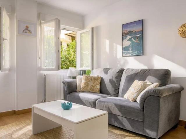 1 bedroom apartment for rent in Uribarri, bills included