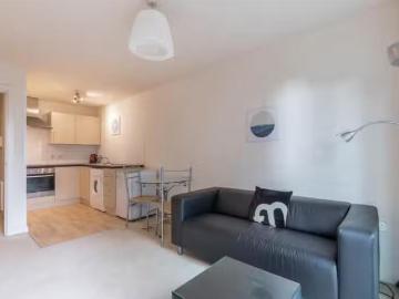 1 bedroom apartment for rent in West Two, Suffolk Street Queen.