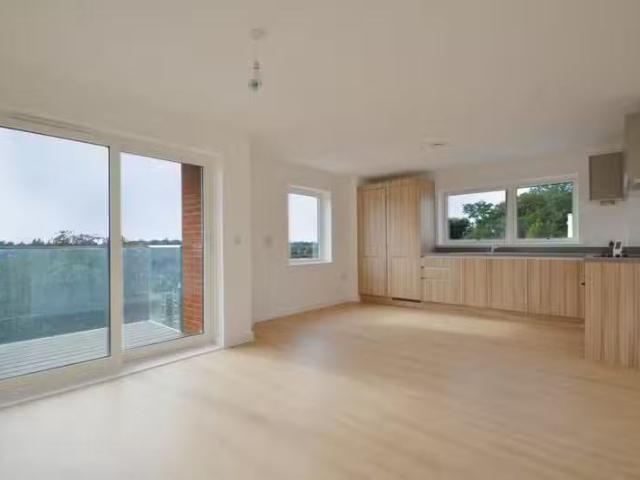 1 bedroom apartment for rent in William House, Ringers Road, B.