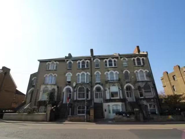 1 bedroom apartment for rent in 108 Windmill Street, Gravesend.
