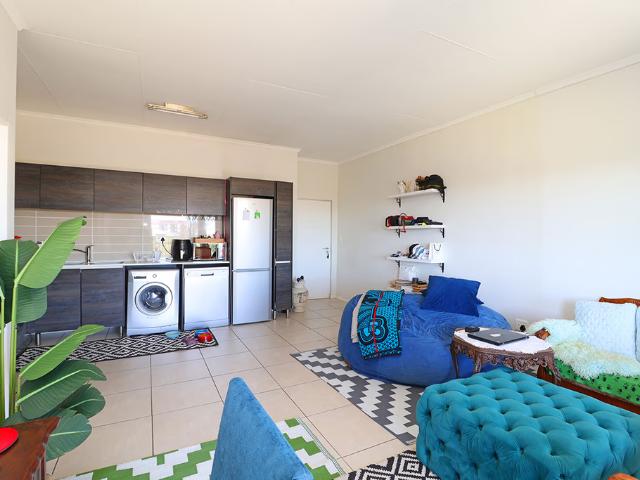 1 Bedroom Apartment For Sale in Modderfontein