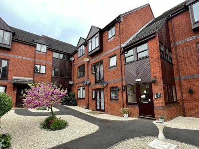 1 Bedroom Apartment For Sale In Aldershot, Hampshire