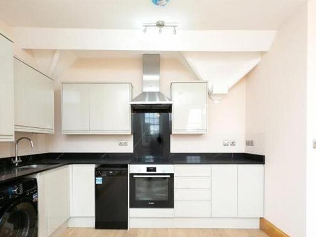 1 Bedroom Apartment For Sale In Bushey, Hertfordshire