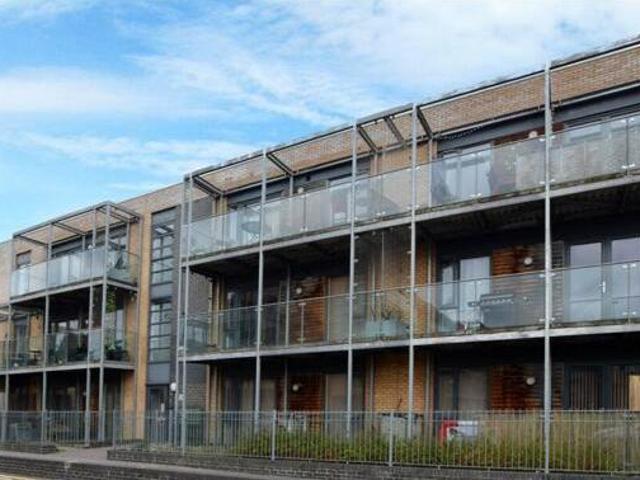 1 Bedroom Apartment For Sale In Bushey, Hertfordshire
