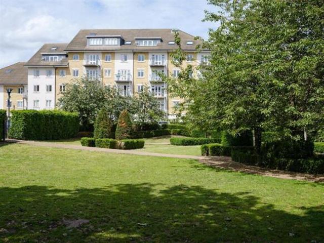 1 bedroom apartment for sale in Cavendish House, Park Lodge Avenue, West Drayton, UB7