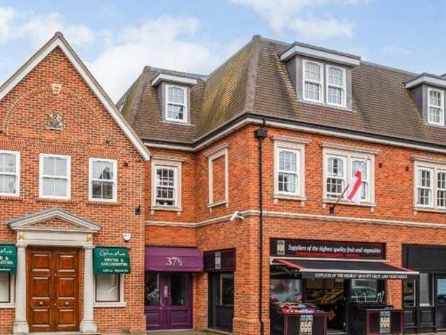 1 Bedroom Apartment For Sale In Cobham, Surrey