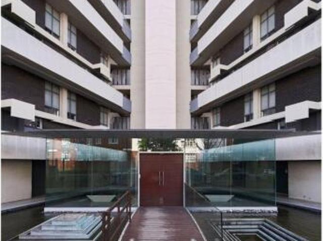 1 bedroom apartment for sale in Guide £350,000 £375,000 Keeling House, Claredale Street, Bethnal Green E2