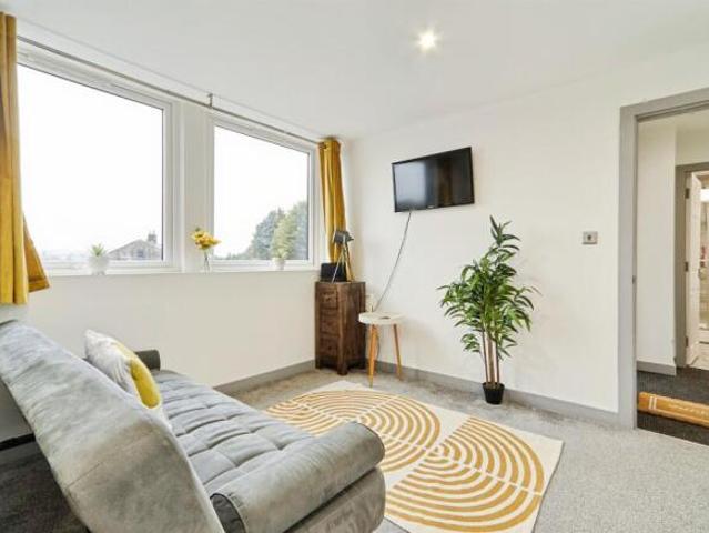 1 bedroom apartment for sale in Green Lane, Yeadon, Leeds, LS19