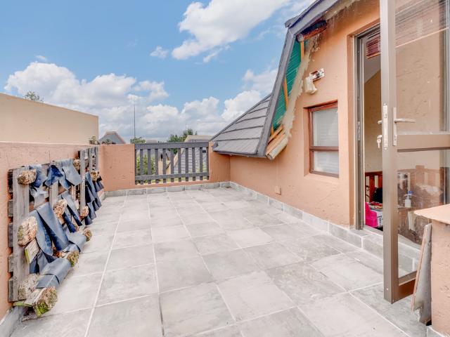 1 Bedroom Apartment For Sale in Lonehill
