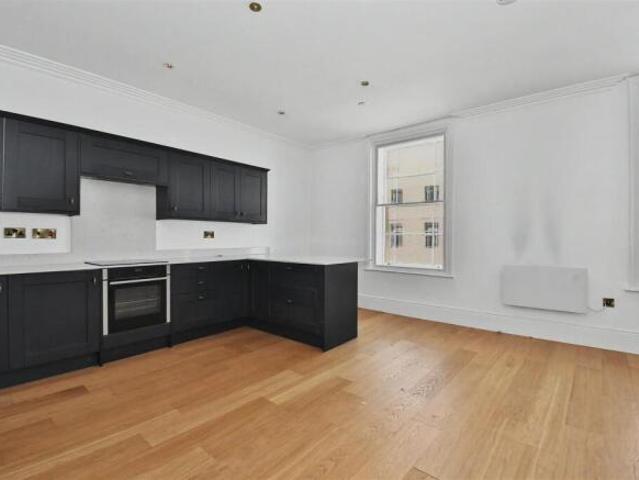1 bedroom apartment for sale in Parade, Leamington Spa, CV32