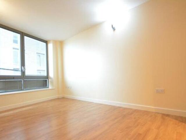 1 Bedroom Apartment For Sale In Queens Road