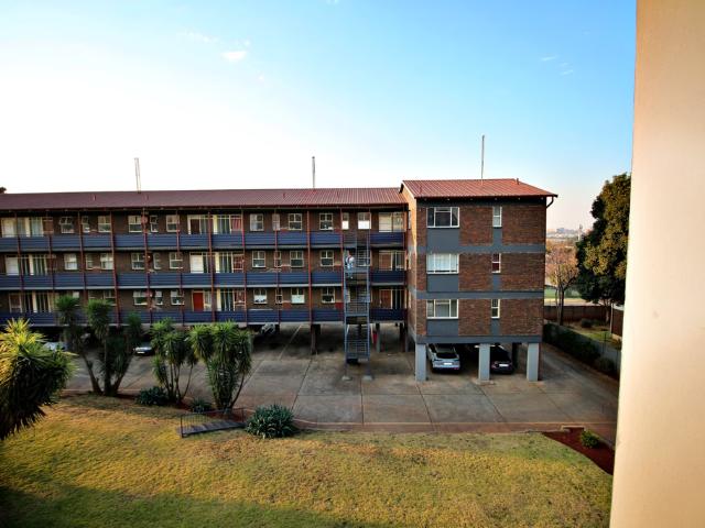 1 Bedroom Apartment For Sale in Rhodesfield