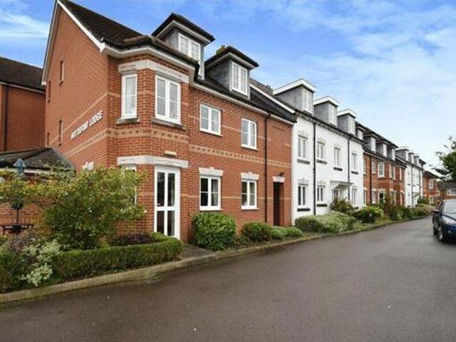 1 Bedroom Apartment For Sale In Romsey