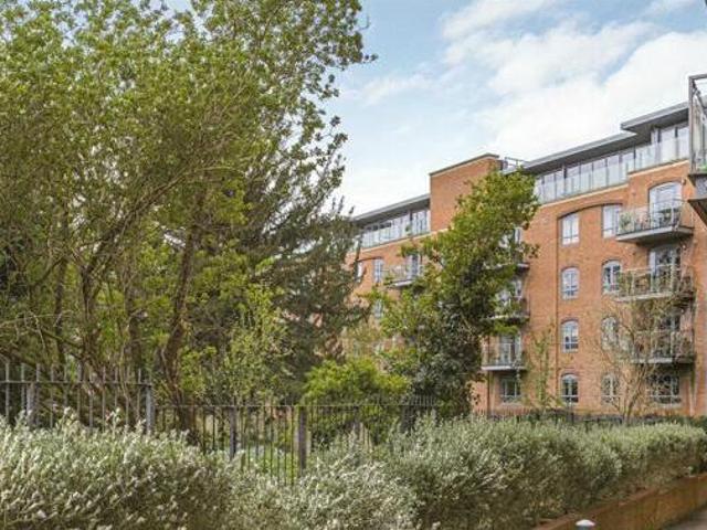 1 Bedroom Apartment For Sale In Walton Manor
