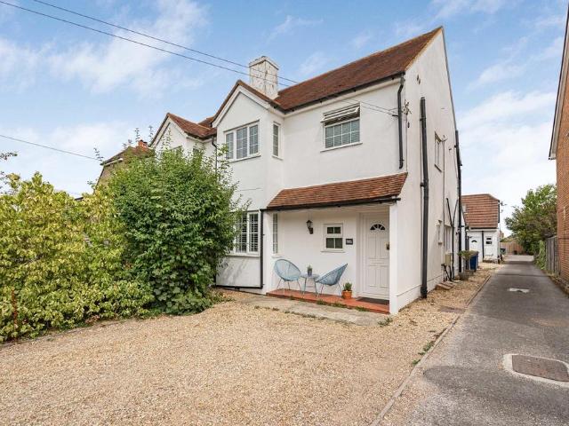 1 bedroom maisonette for sale