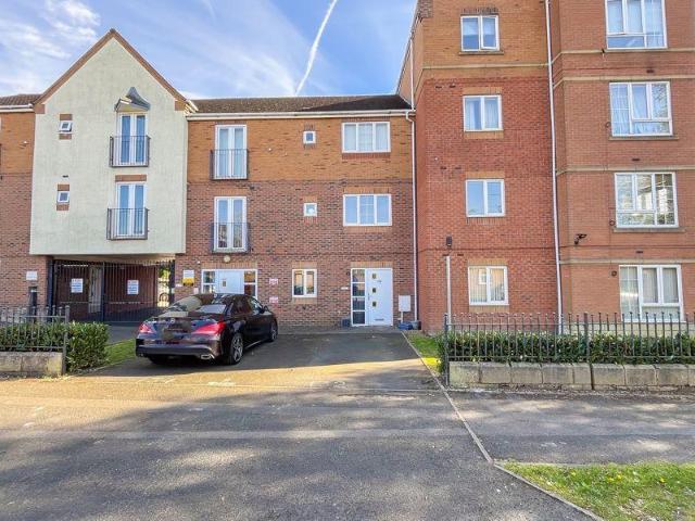 1 bedroom ground flat for sale