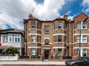 Wendell Park, London, Greater London - Equipped kitchen