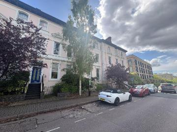 Flat for sale in Leicester - Equipped kitchen