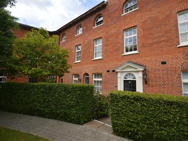 1 bedroom maisonette for sale