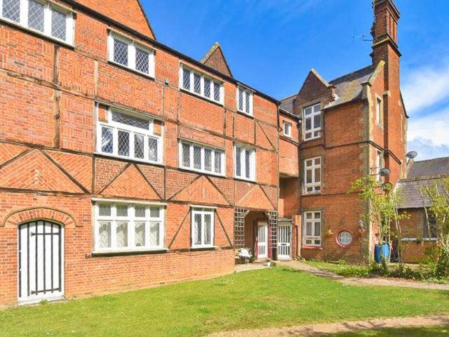 1 bedroom apartment for sale
