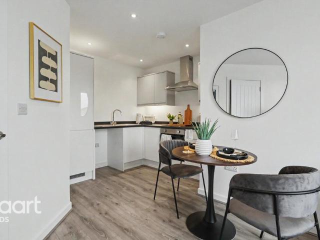 1 bedroom apartment for sale