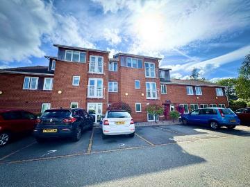 Flat for sale in Kirkby Liverpool - Garden