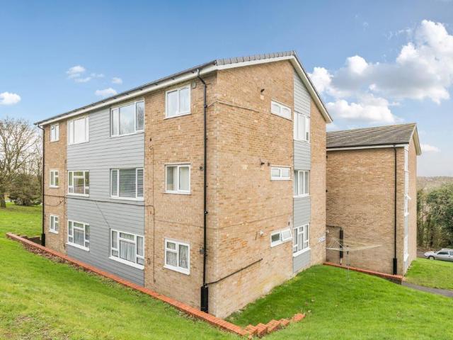 1 bedroom maisonette for sale