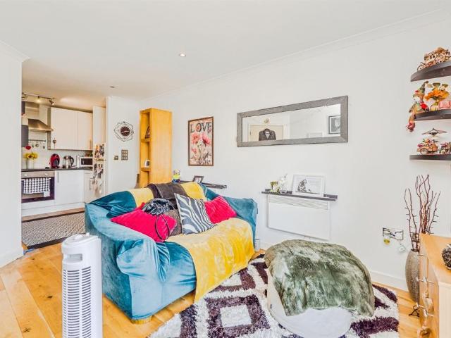 1 bedroom apartment for sale