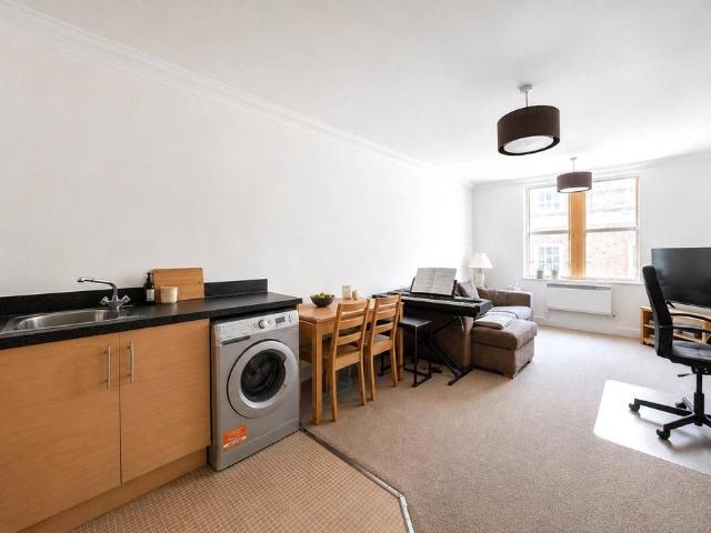 1 bedroom apartment for sale