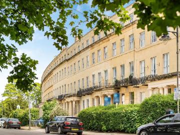 Cheltenham, Gloucestershire county, Southdowns