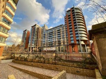 Crumpsall Manchester, M8 - Balcony, Equipped kitchen