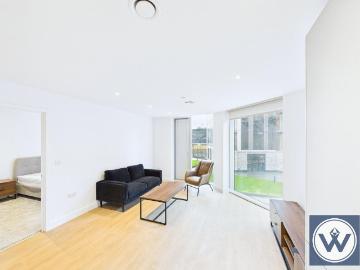 Crumpsall Manchester, M8 - Equipped kitchen