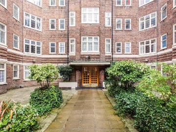 King's Cross, London, Greater London - Lift