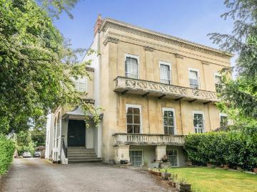 Cheltenham, Gloucestershire county, Southdowns