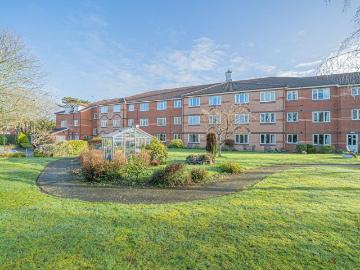 Solihull, West Midlands, Midlands - Lift