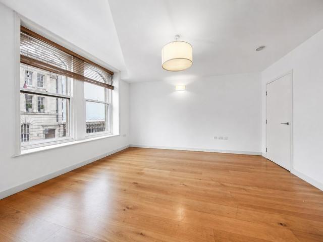 1 Bedroom Apartment, Great Marlborough Street, Soho, W1F