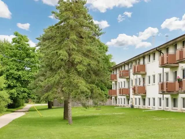 1 Bedroom Apartment Hanover ON LS103650785