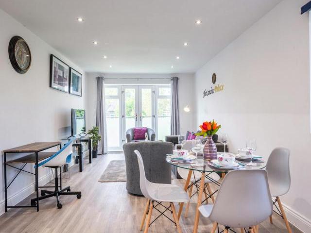 1 Bedroom Apartment Hatfield Hatfield 88323815