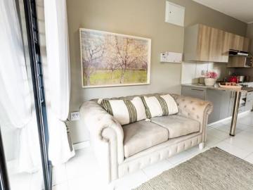1 Bedroom Apartment in Magalieskruin