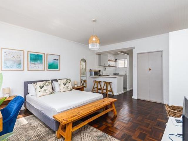 1 Bedroom Apartment in Mouille Point