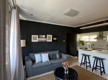 1 Bedroom Apartment in Mouille Point