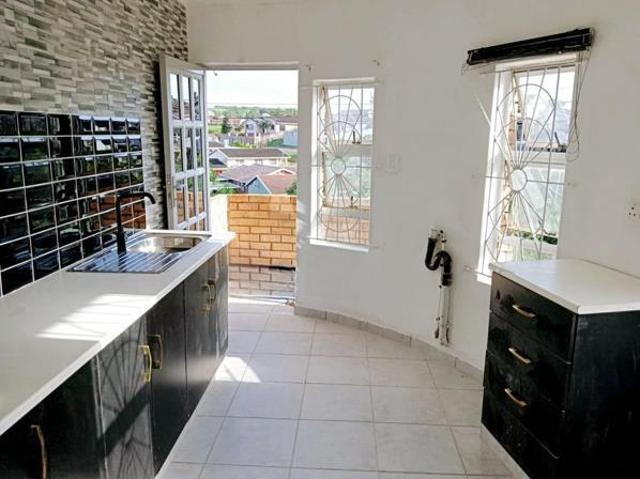 1 Bedroom Apartment in Newlands West